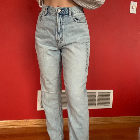 american eagle light wash mom jeans - Picture 2 of 2